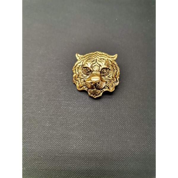 Broche lion